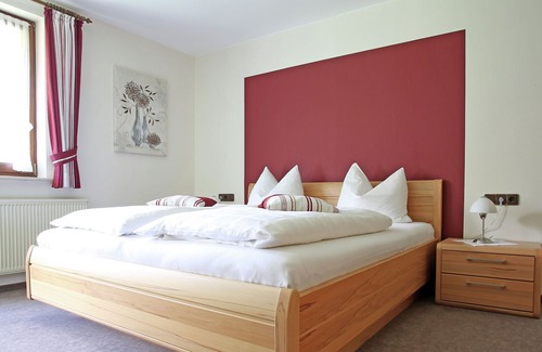 Schmallenberg Apartment | Flat in Schmallenberg with communal garden