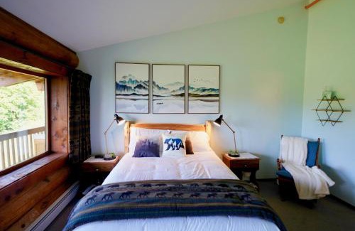 Homer Bed & Breakfast | Flat Fish Lodge B&B and Event Center