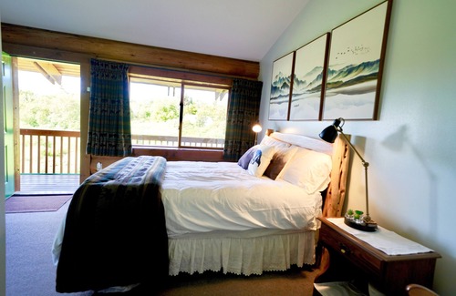 Homer Bed & Breakfast | Flat Fish Lodge B&B