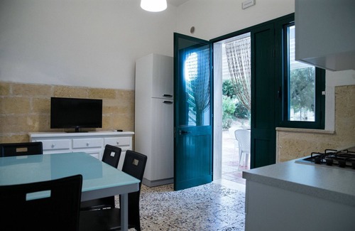 Salento Peninsula Apartment | Flat for 4 People in Apulia in front of the Sea