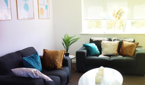 Harrow Apartment | Flat in London- Modern 2 Bedroom Apartment Harrow near Wembley