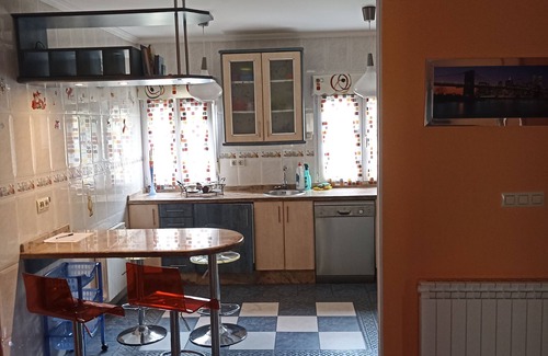 Las Campas y San Claudio Apartment | FLAT IN OVIEDO WITH PARKING