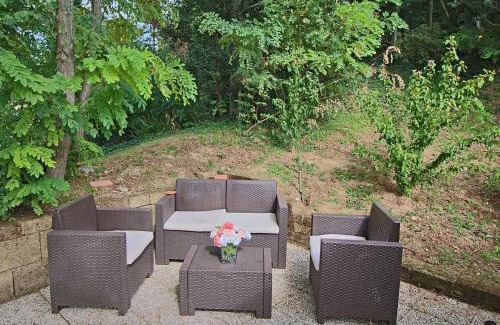 Arcevia Apartment | Flat in Piticchio with Scenic Views & Pool