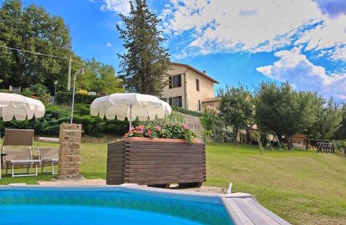 Arcevia Apartment | Flat in Piticchio with Scenic Views & Pool