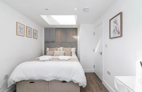 Queen's Park Apartment | Flat in Queens Park