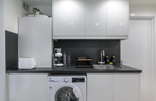 Queen's Park Apartment | Flat in Queens Park