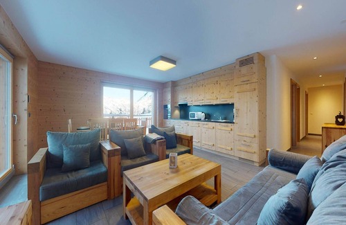 Veysonnaz Apartment | Flat in Veysonnaz with Ski-in/Ski-out Access