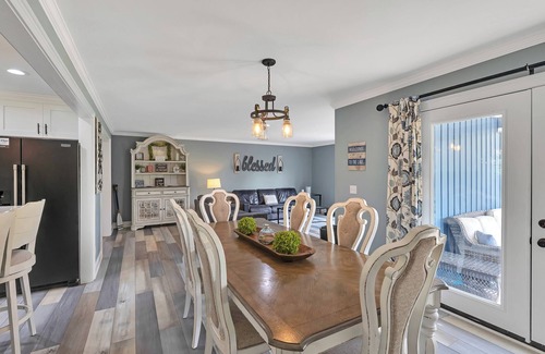 New Tazewell House | FLAT Lakefront Home at Summer Breeze w/Private Dock & Kayaks & Paddle Boards