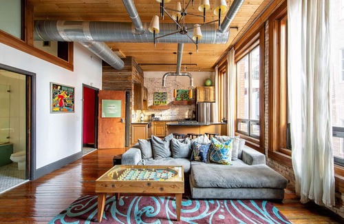 Downtown Nashville Condo | *Flat Loft* Walk to Broadway* Printers Alley Lofts