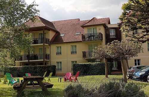 Combertault Apartment | Flat* near Beaune center, quiet, swimming pool, sauna, golf