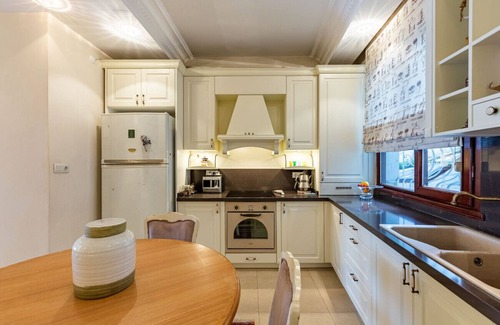 Uskudar Apartment | Flat near Bosphorus Coast with View in Uskudar