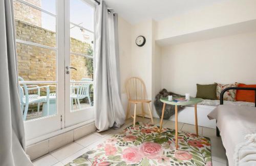 Haggerston Apartment | Flat on Broadway Market with Patio