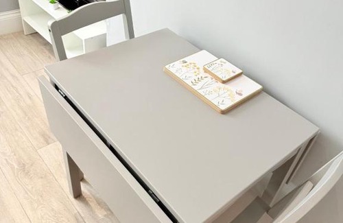 Saint Paul's Apartment | Flat on City Road By Local Stays