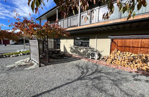 Lake Tekapo House | Flat Rock