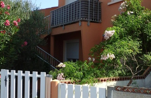 Portiragnes-Plage Apartment | Flat sleeps 6, 100 meters from the beach, close to all shops