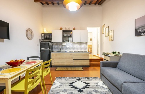 Santa Croce Apartment | Flat The Moon Over Florence