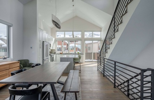 Steamboat Springs House | Flat Tops Hideaway | Hot Tub | Air Conditioning | Pool | Private Gondola