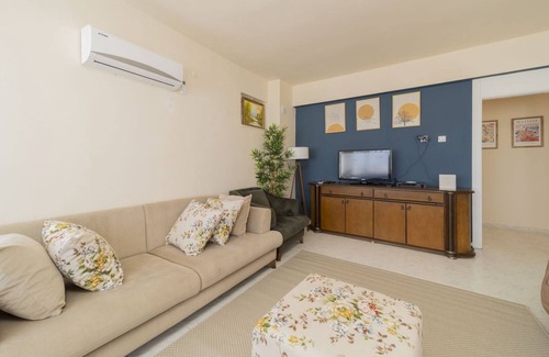Lara Apartment | Flat w Balcony 10 min to Lara Beach in Antalya