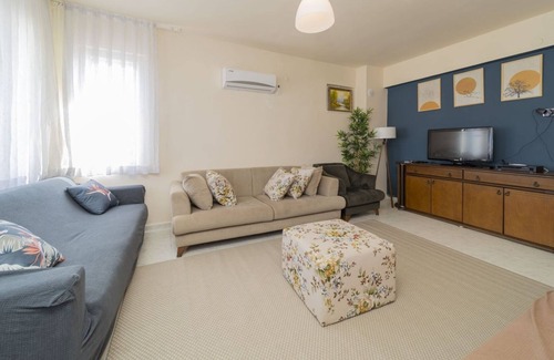 Lara Apartment | Flat w Balcony 10 min to Lara Beach in Antalya