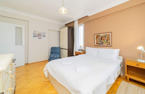 Lara Apartment | Flat w Balcony Fireplace 5 min to Beach in Antalya