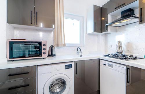 Turgutreis City Center Apartment | Flat w Balcony Garden 3 min to Beach in Bodrum