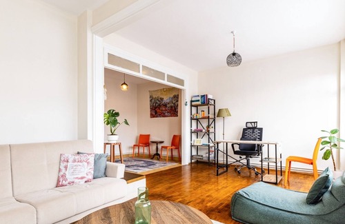 Moda Apartment | Flat w Balcony in Central Kadikoy Near Bull Statue