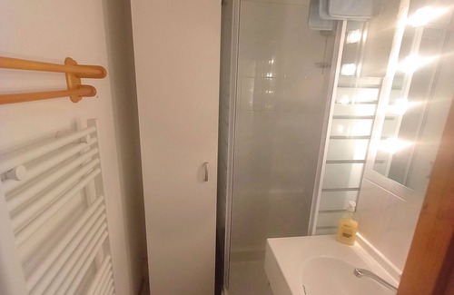Station de Drouzin le Mont Apartment | Flat w/ panoramic mountain view + near ski slopes