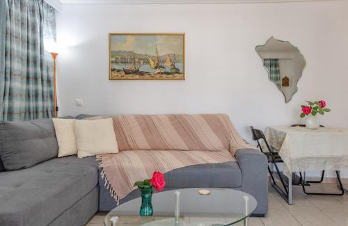 Palaio Faliro Apartment | Flat w. Parking next to Flisvos Marina & SNFCC
