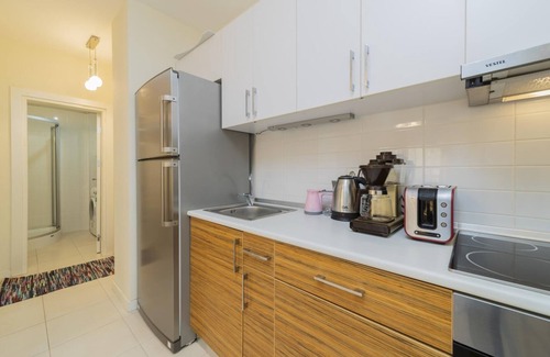 Konyaalti Apartment | Flat w Pool Garden and Balcony 7 min to Beach