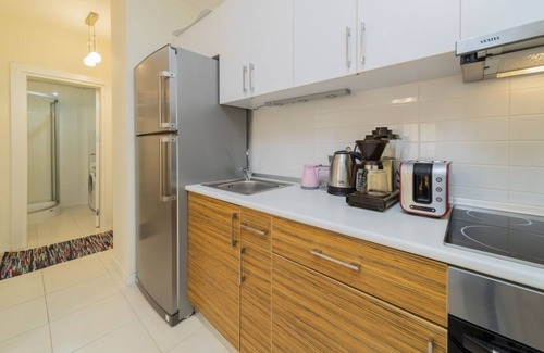 Konyaalti Apartment | Flat w Pool Garden and Balcony 7 min to Beach