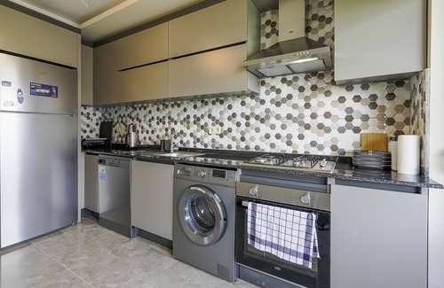 Kadriye Villa | Flat w Shared Pool and Balcony 8 min to Beach