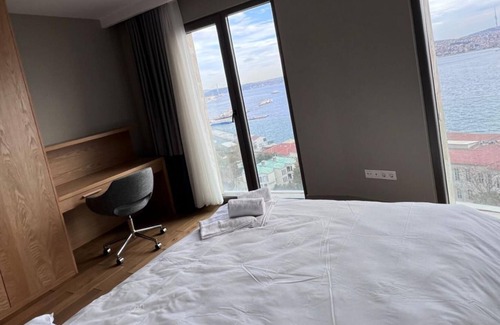 Kabatas Apartment | Flat with Excellent Location and View in Beyoglu