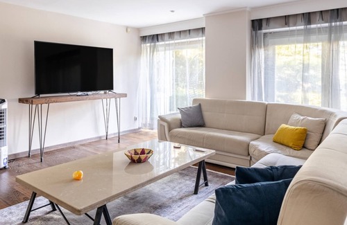 Arnavutkoy Apartment | Flat with Garden 10 min to Bebek Shore