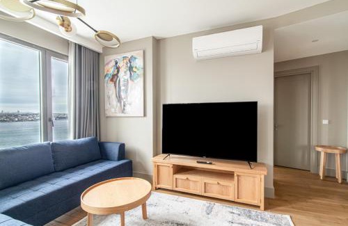 Kabatas Apartment | Flat with Panoramic Bosphorus View in Cihangir