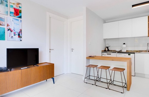 Bodrum City Center Apartment | Flat with Shared Pool Near Beach in Bodrum
