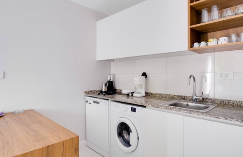 Bodrum City Center Apartment | Flat with Shared Pool Near Beach in Bodrum