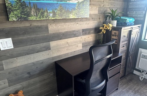 Bigfork Condo | FLATHEAD LAKE WATERFRONT STUDIO RETREAT! WITH BOAT OPTION