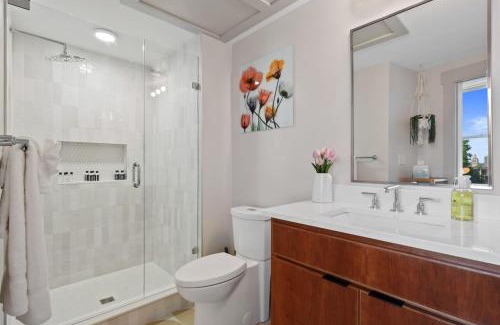 Mount Auburn Apartment | Flatiron Bldg - Views - Amazing Cafe - Near to ALL