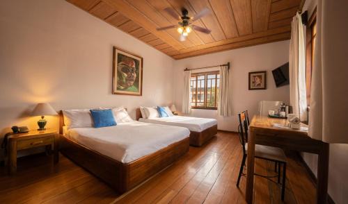 Catedral Hotel | Fleur de Lys