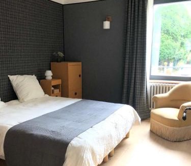 Saint-Brieuc-des-Iffs Hotel | Fleurs de lin