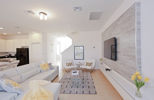 Kissimmee House | Flex Cancellation!PRIVATE GAME ROOM &POOL!ALL SUITES/NEAR DISNEY/NO CARPET!
