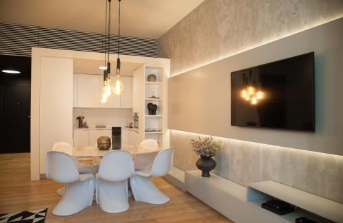 Santa Maria Maior Apartment | FLH Augusta's Arch Sophisticated Flat