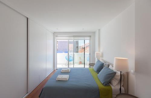 Cascais Apartment | FLH Cascais Beachside Duplex Balcony