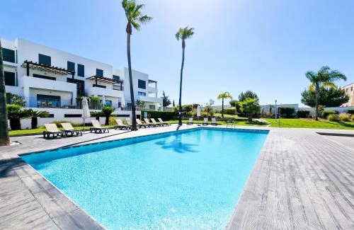 Vilamoura Apartment | FLH Vilamoura Villa Rosa Golf Apartment with Pool