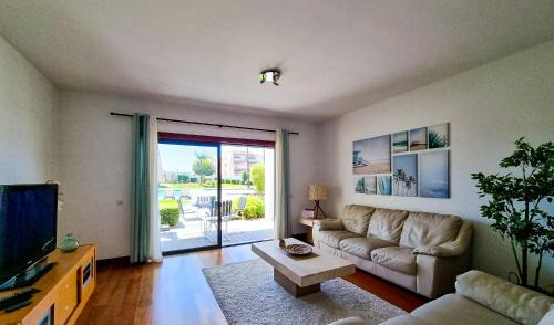 Vilamoura Apartment | FLH Vilamoura Villa Rosa Golf Apartment with Pool