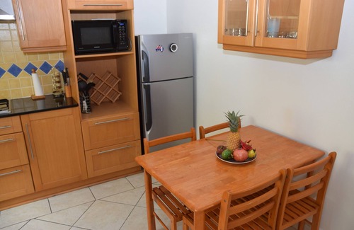 Flic-en-Flac Apartment | Flic En Flac: Appartment in a complex