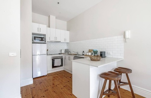 Melbourne Central Business District Apartment | Flinders Lane Solace Double Storey Heritage Gem