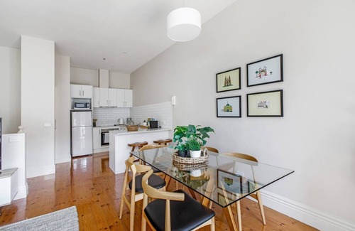 Melbourne Central Business District Apartment | Flinders Lane Solace Double Storey Heritage Gem