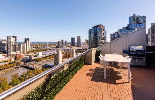 Melbourne Central Business District Apartment | Flinders Luxury Penthouse