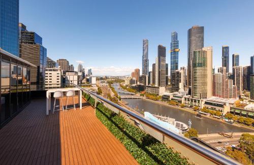 Melbourne Central Business District Apartment | Flinders Luxury Penthouse